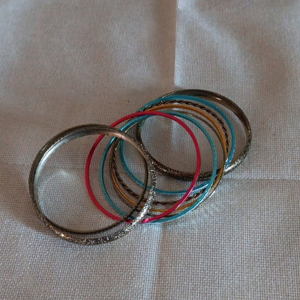 Avon Silver and Pink Bracelet Set Elegant Jewelry